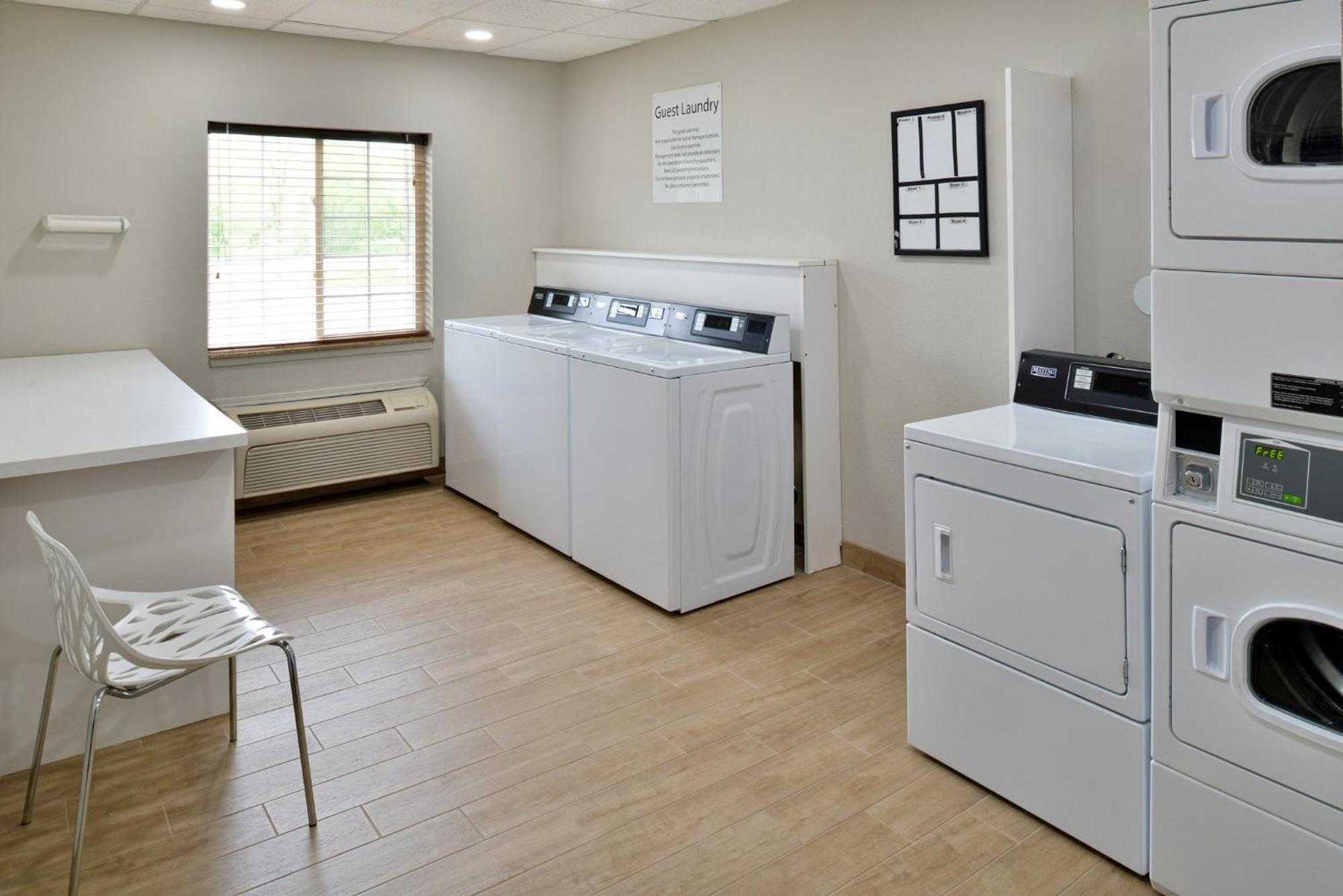 Candlewood Suites Kansas City Northeast By Ihg Εξωτερικό φωτογραφία