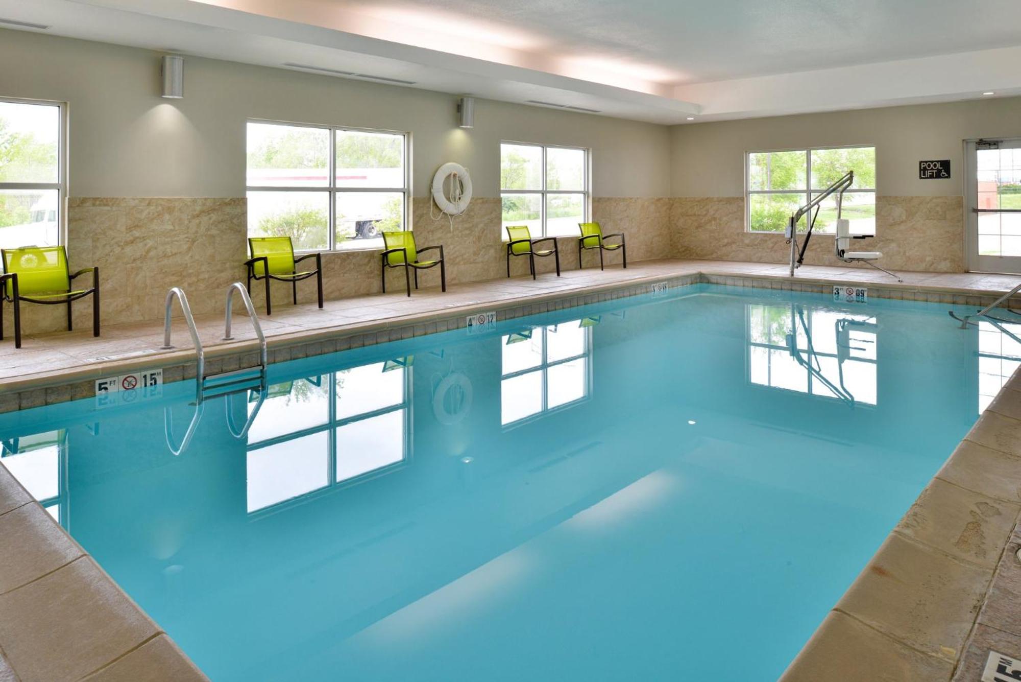 Candlewood Suites Kansas City Northeast By Ihg Εξωτερικό φωτογραφία