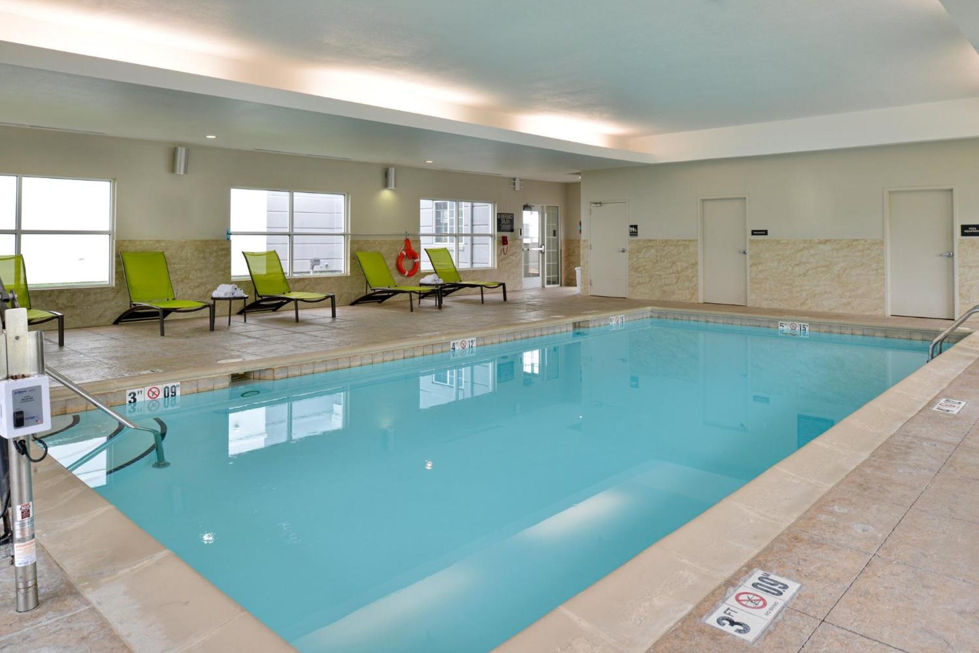 Candlewood Suites Kansas City Northeast By Ihg Εξωτερικό φωτογραφία